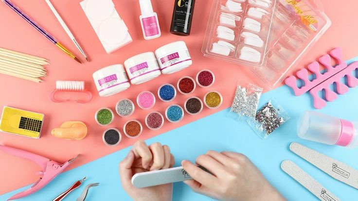 Vì Sao Người Mới Học Nail Thường Sơn Không Đều? Những Lỗi Cần Khắc Phục