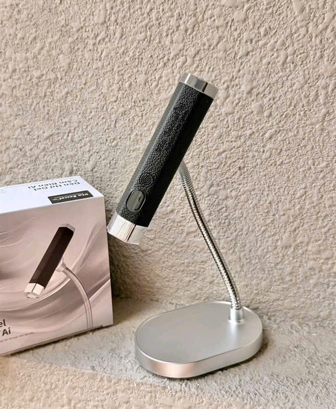 Bút Hơ Mini Công Nghệ AI VIA Trắng Chính Hãng